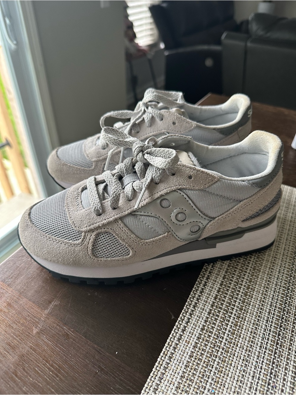 Saucony Grey Women's Suede Mesh Sneakers like new size 5.5 women shoes